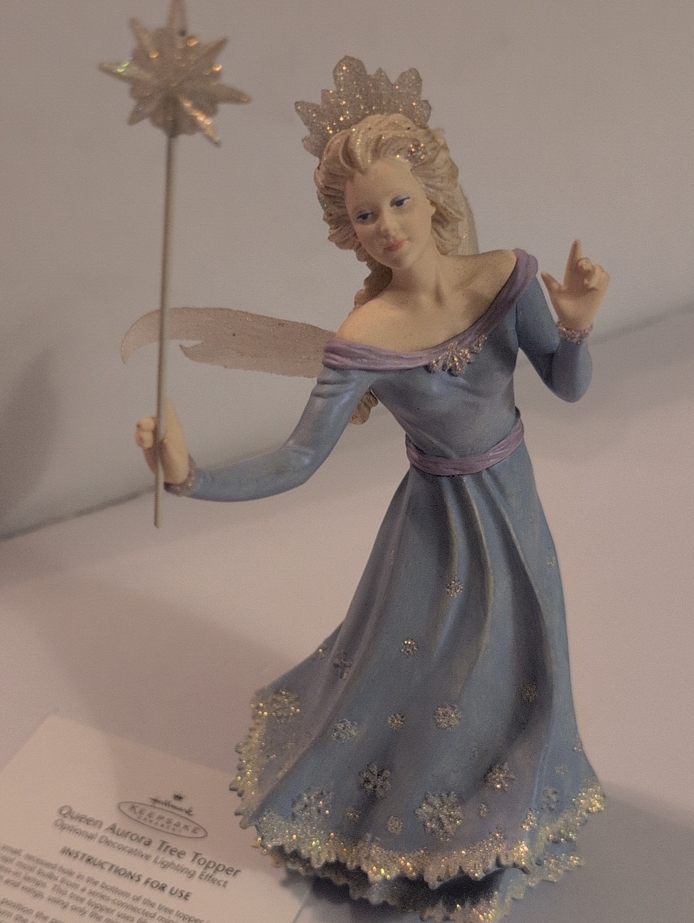 Queen Aurora 2001 Hallmark Tree Topper - 9 Inch Resin Holiday Accent